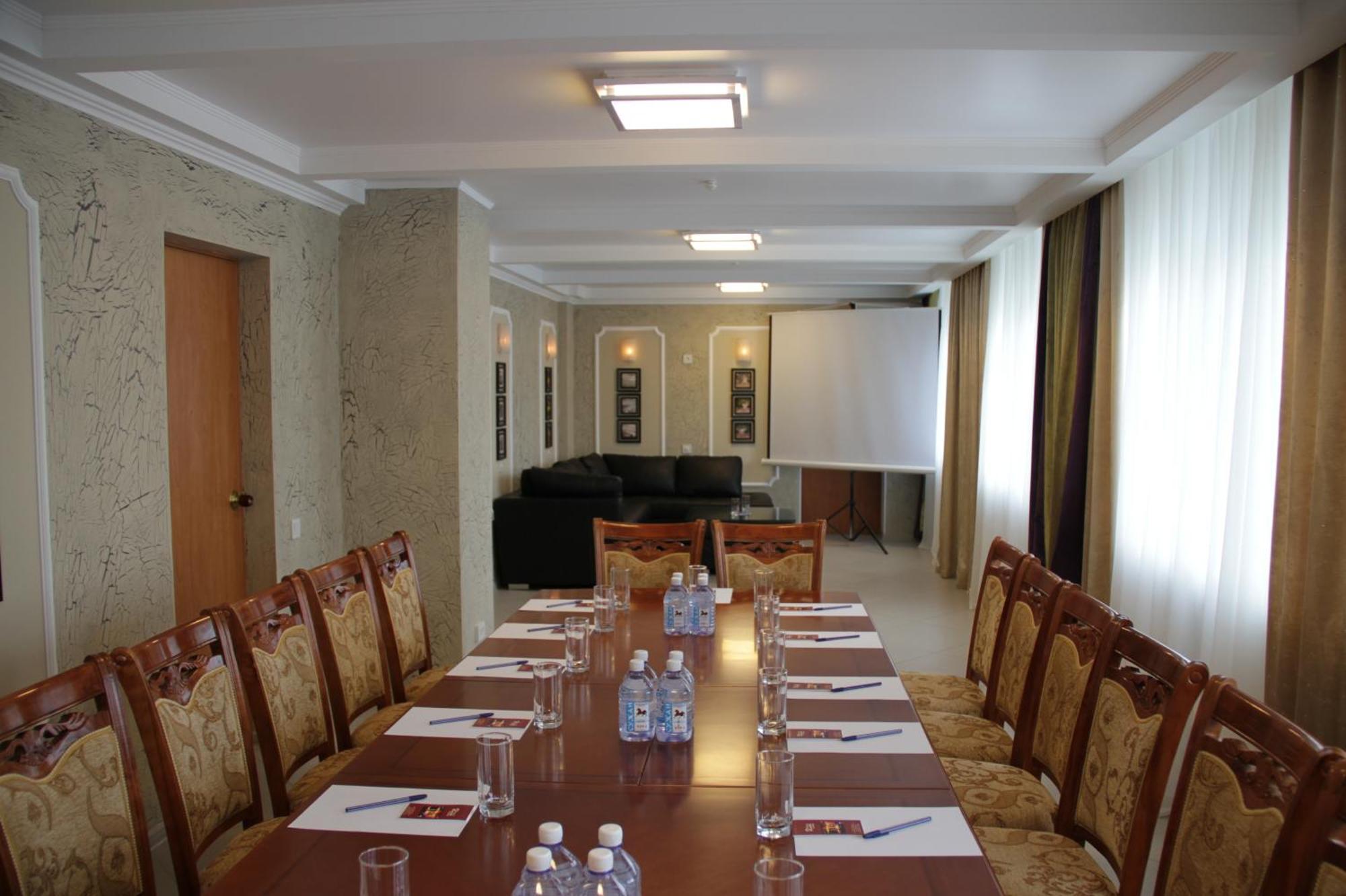 Ilek Hotel, Гостиница ИЛЕК Актобе Екстериор снимка