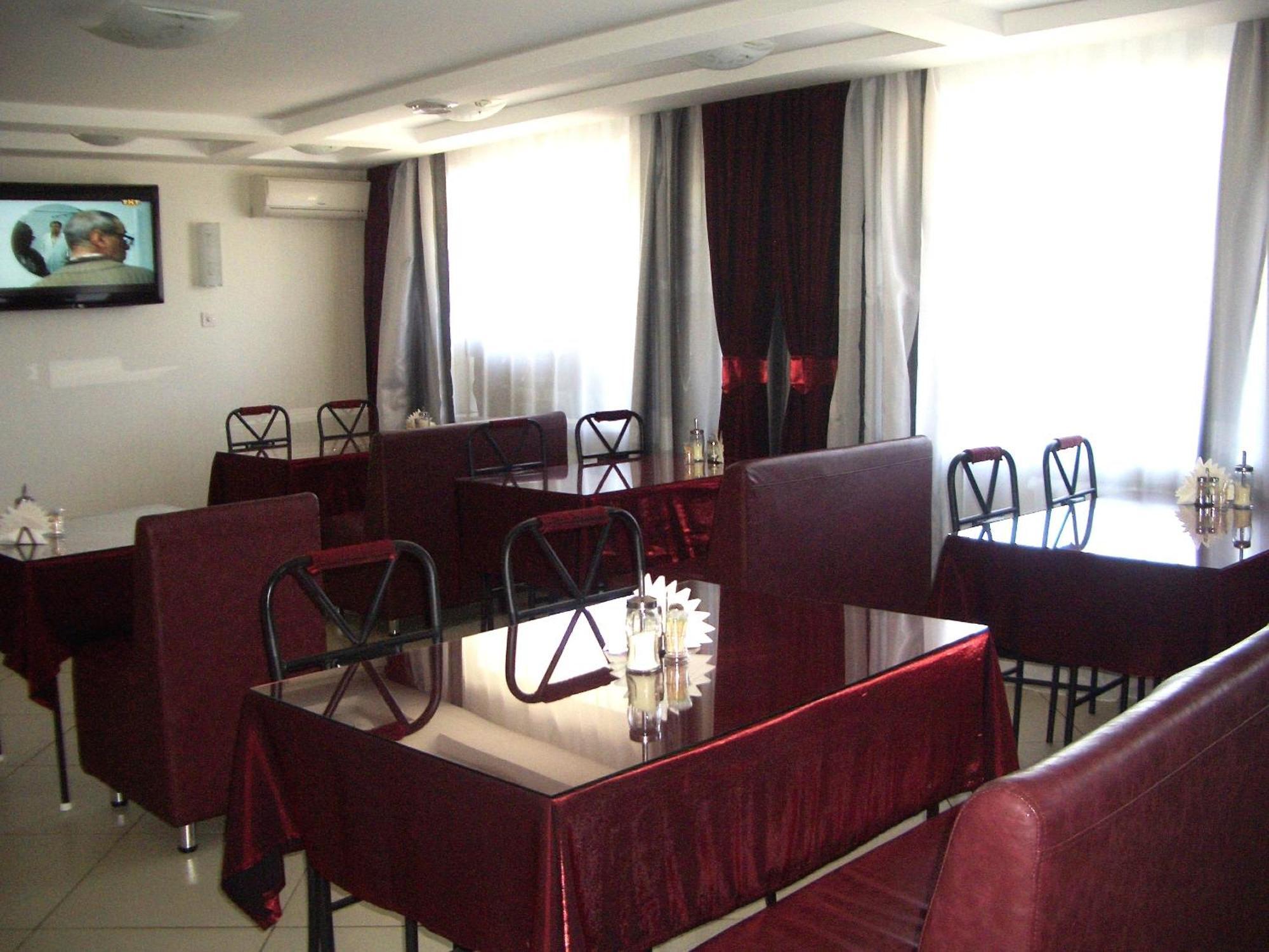 Ilek Hotel, Гостиница ИЛЕК Актобе Екстериор снимка