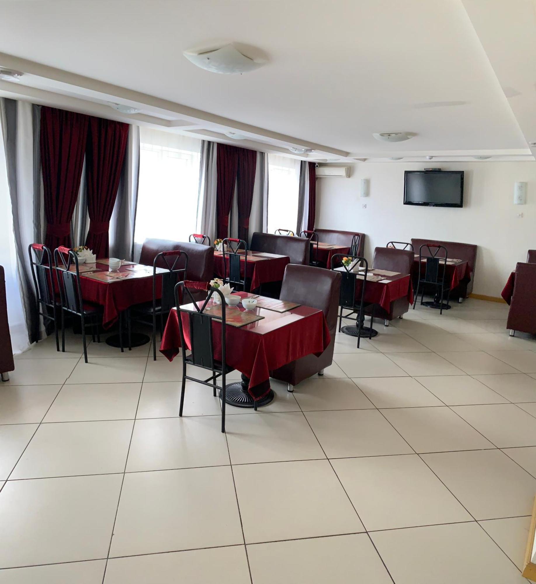 Ilek Hotel, Гостиница ИЛЕК Актобе Екстериор снимка